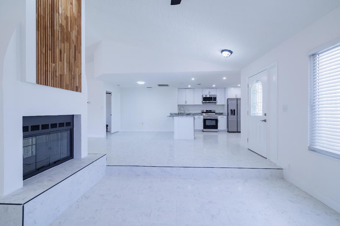 1604 Carbondale Avenue NW