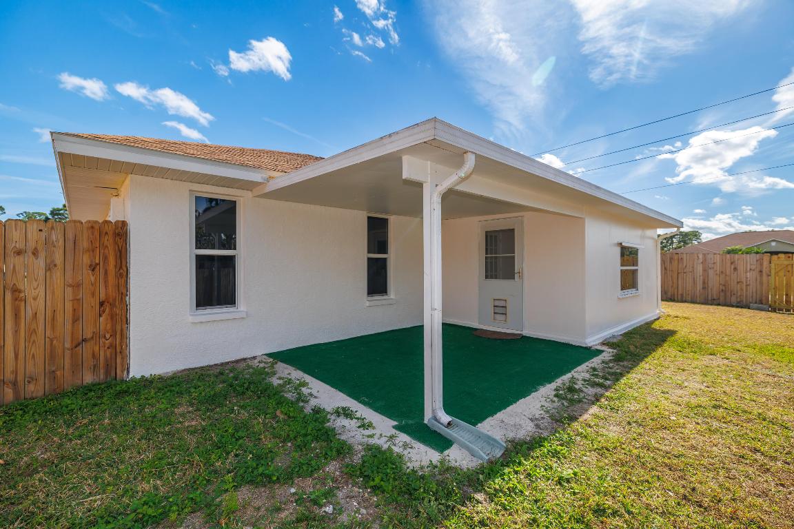 1604 Carbondale Avenue NW