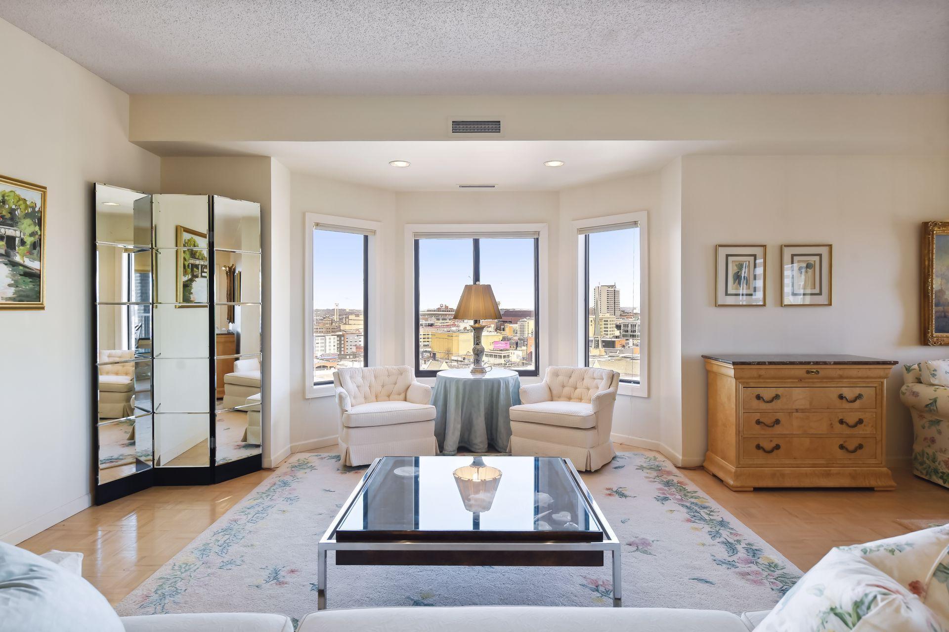 1201 Yale Place Unit: 1406
