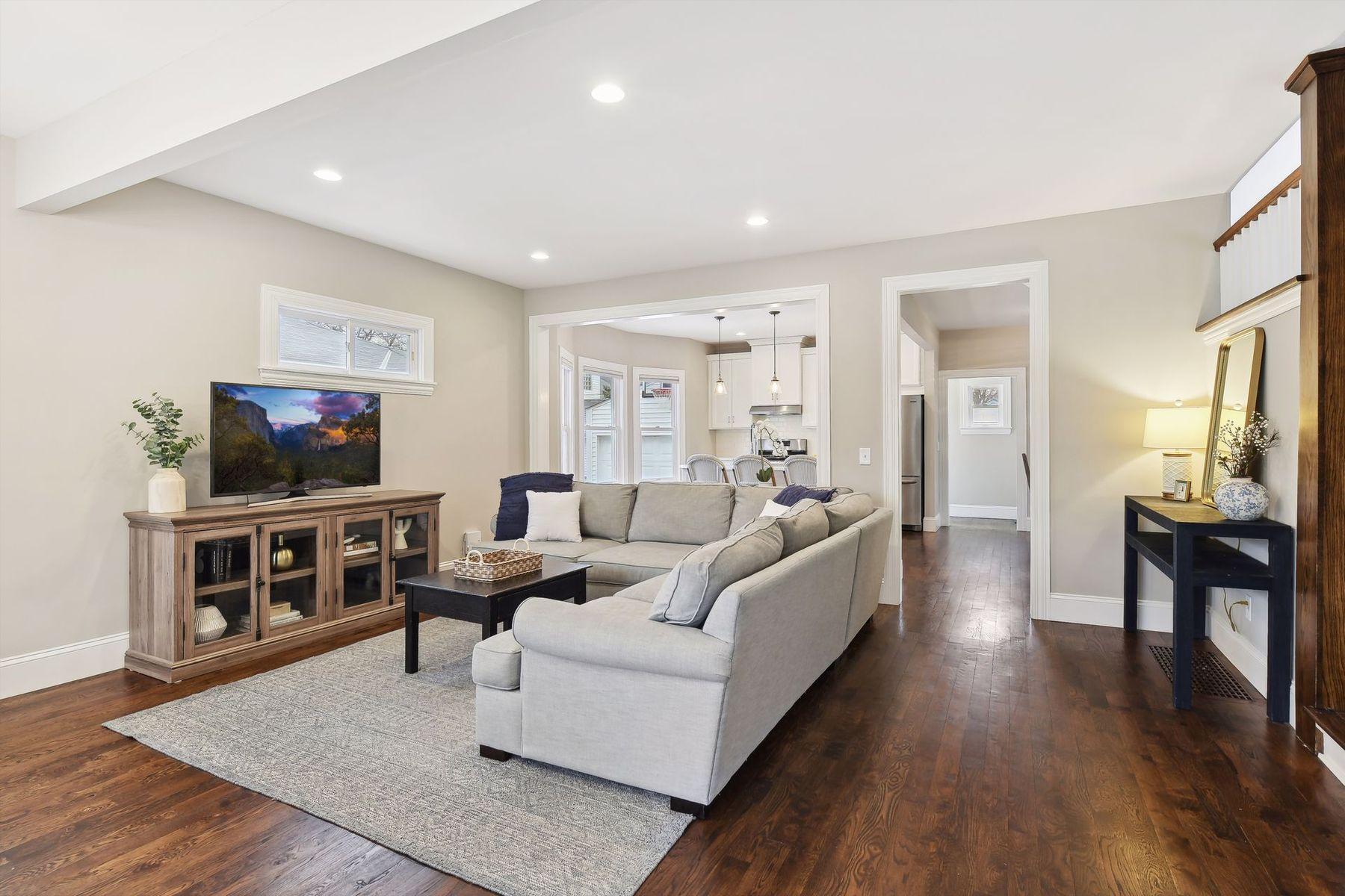 3011 W 45th Street