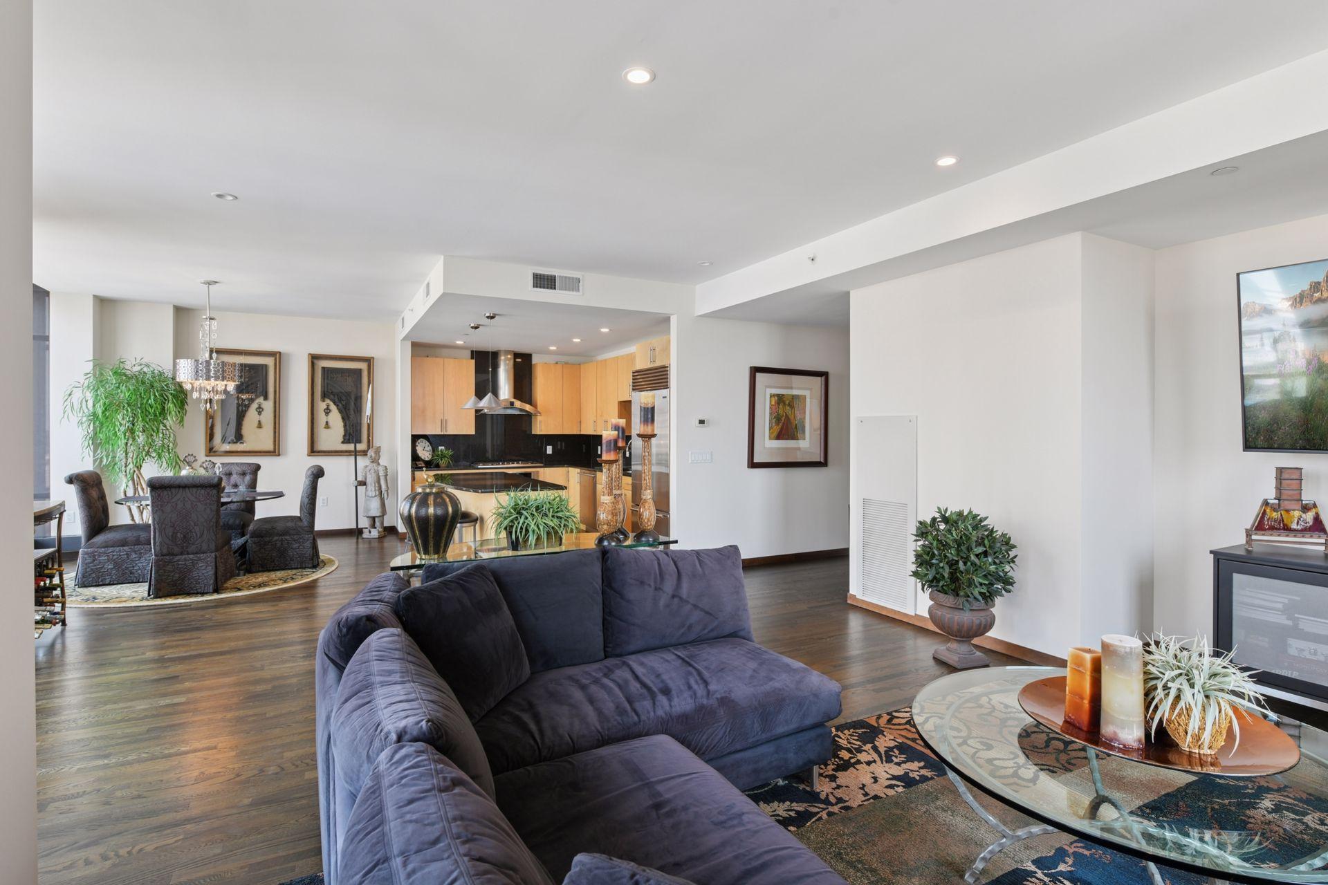 201 S 11th Street Unit: 1400