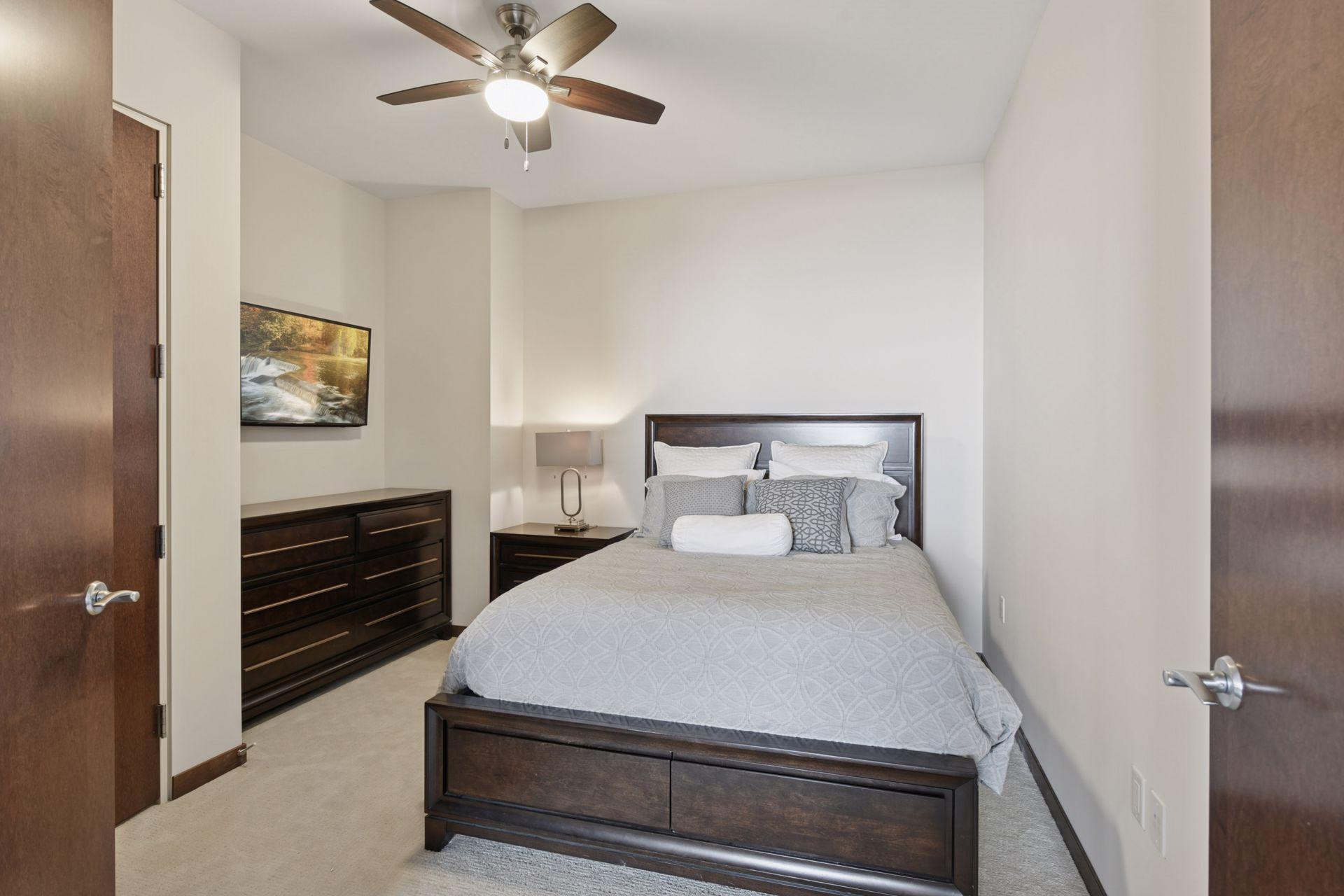 201 S 11th Street Unit: 1400