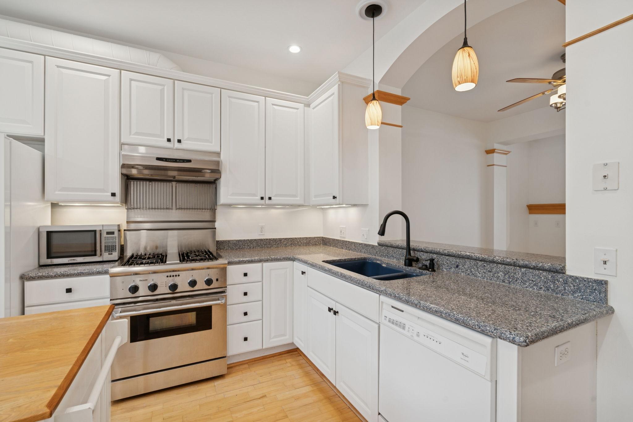 1 4th Avenue N Unit: 103