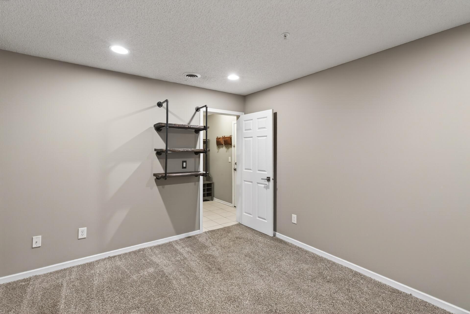 7621 Southridge Lane