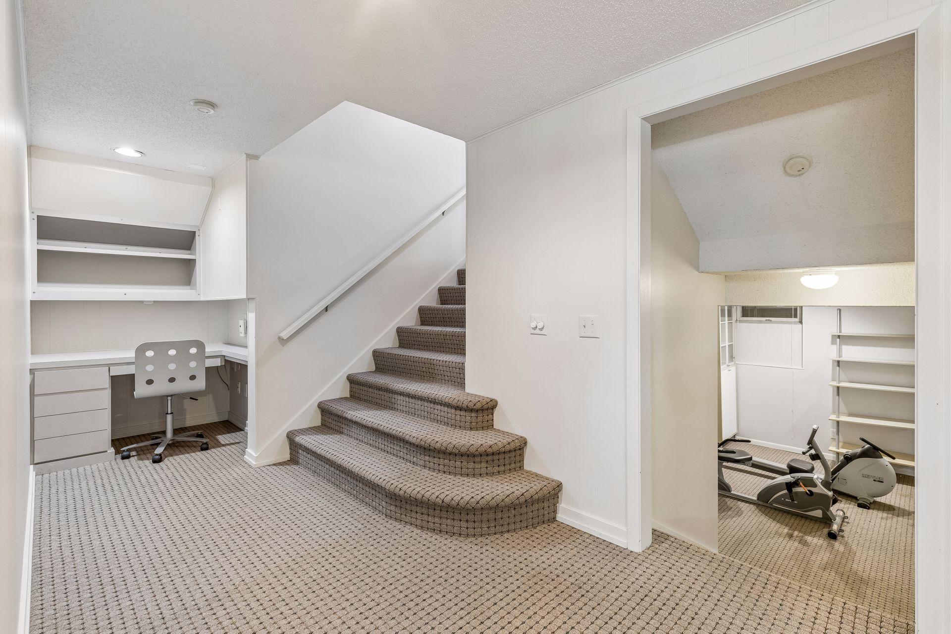 5512 Goya Lane