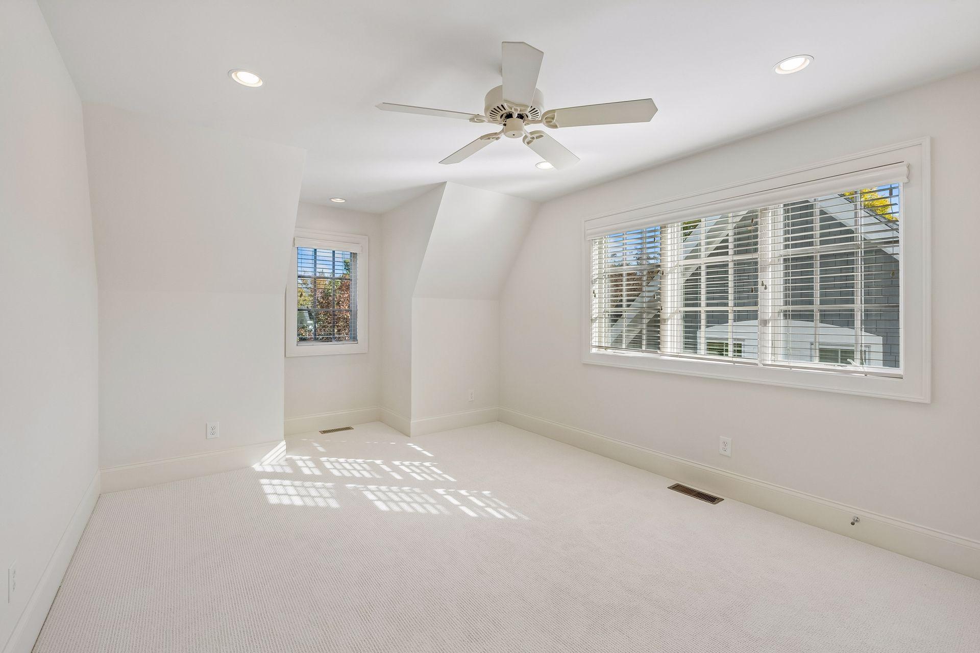 4629 Tower Street