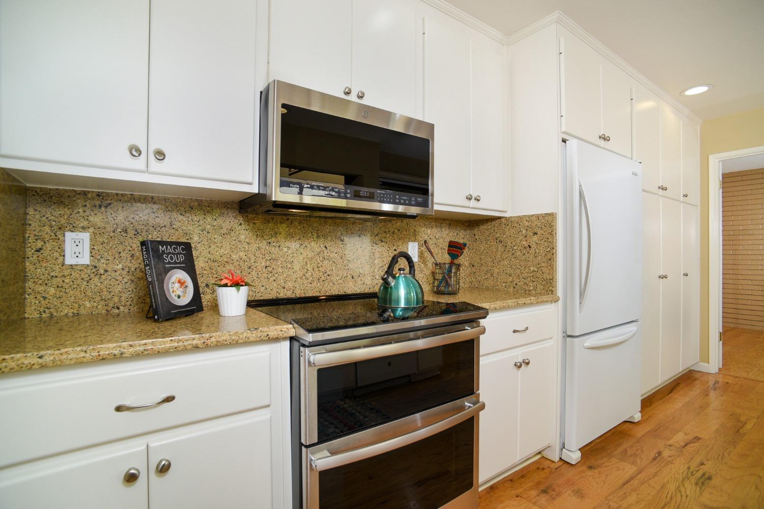 1539 University Avenue