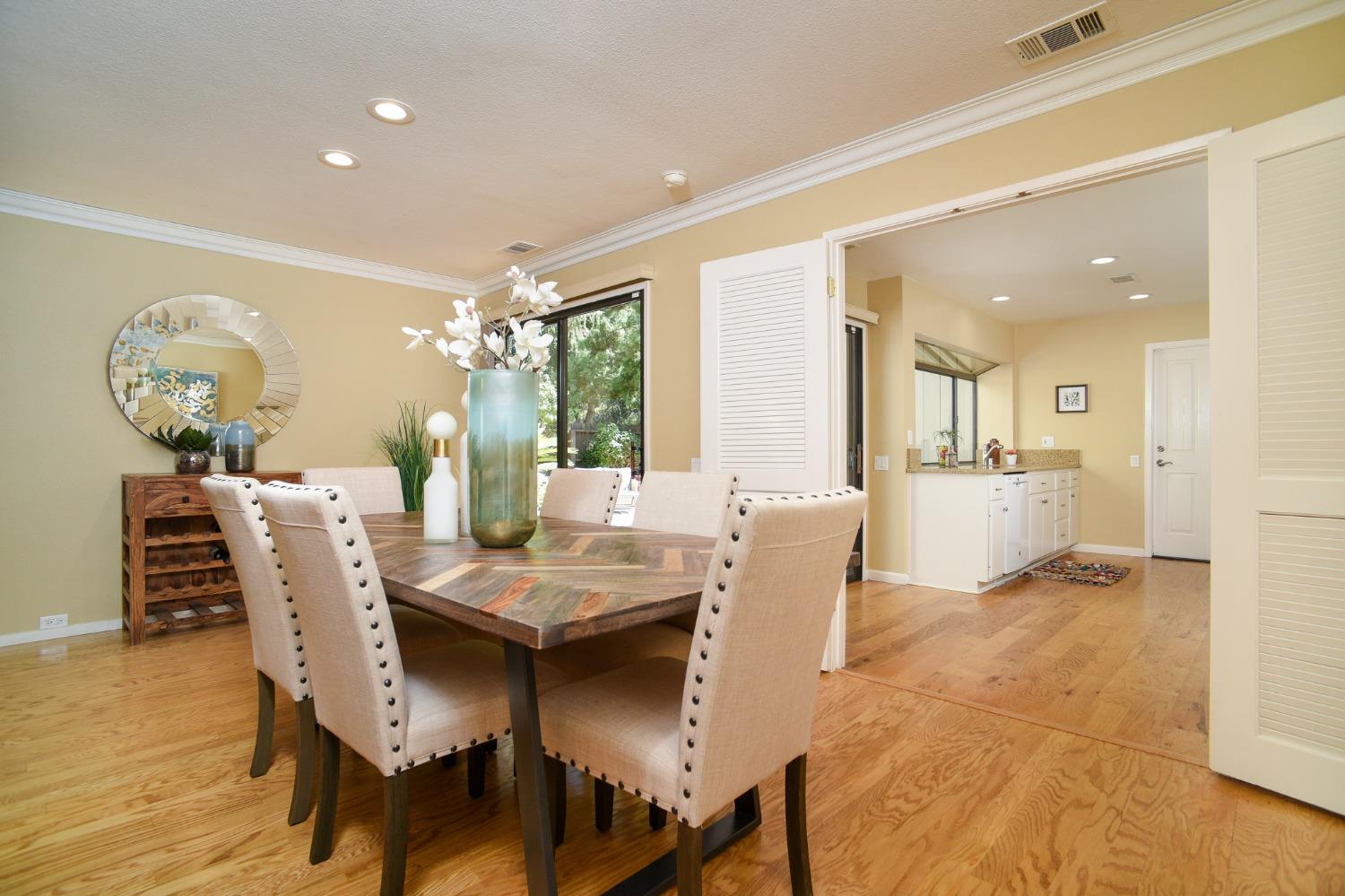 1539 University Avenue