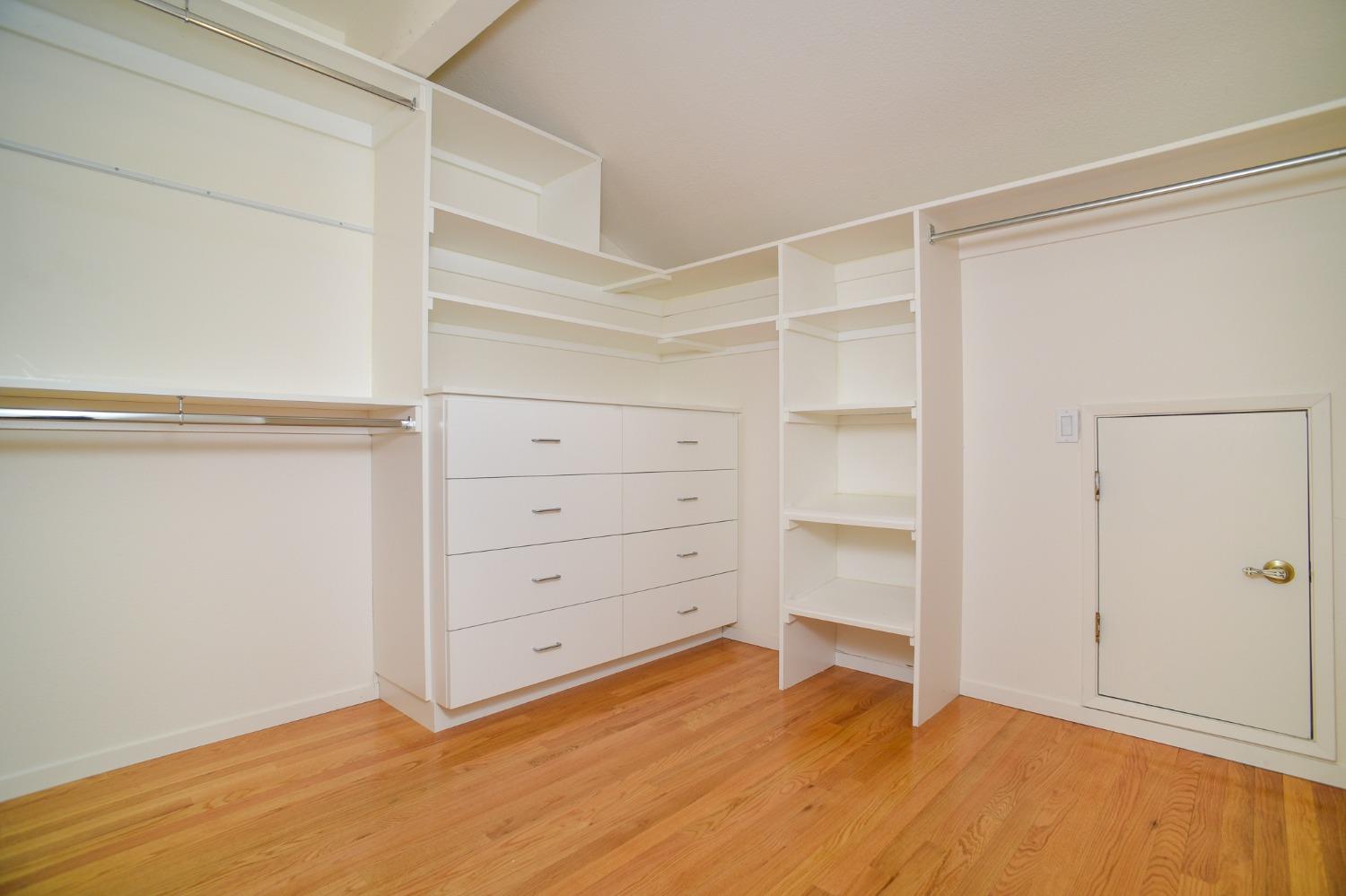 1539 University Avenue