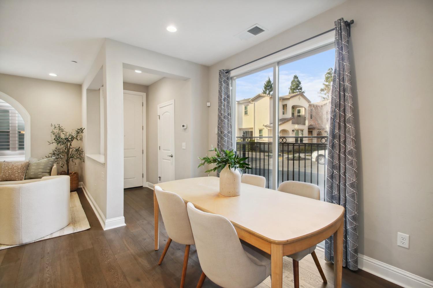 2536 Villa Terrace Lane