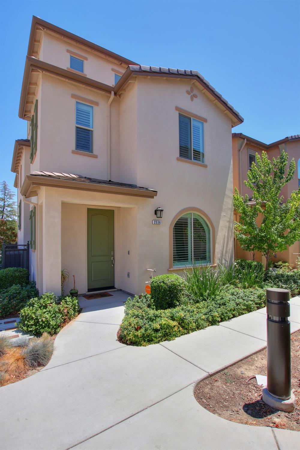 2536 Villa Terrace Lane