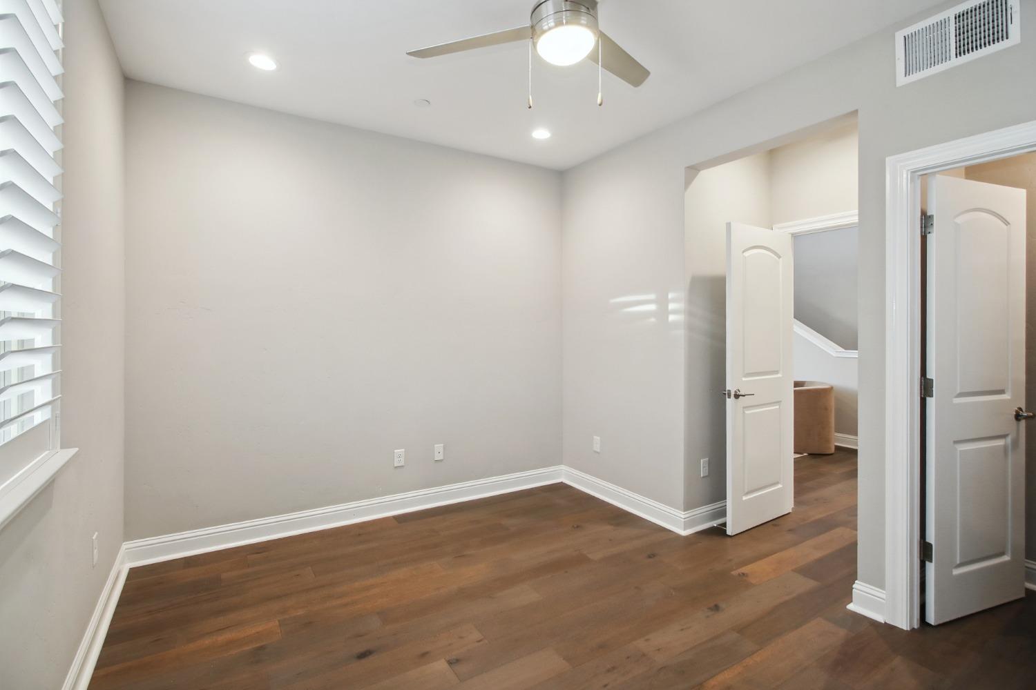 2536 Villa Terrace Lane