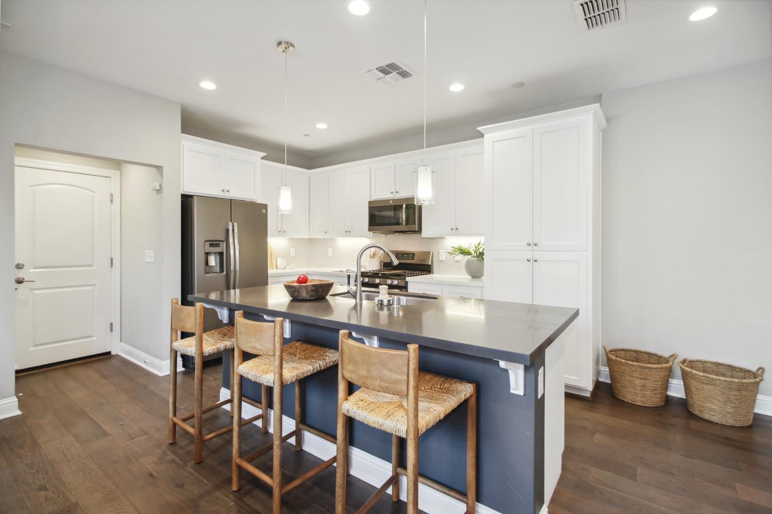 2536 Villa Terrace Lane