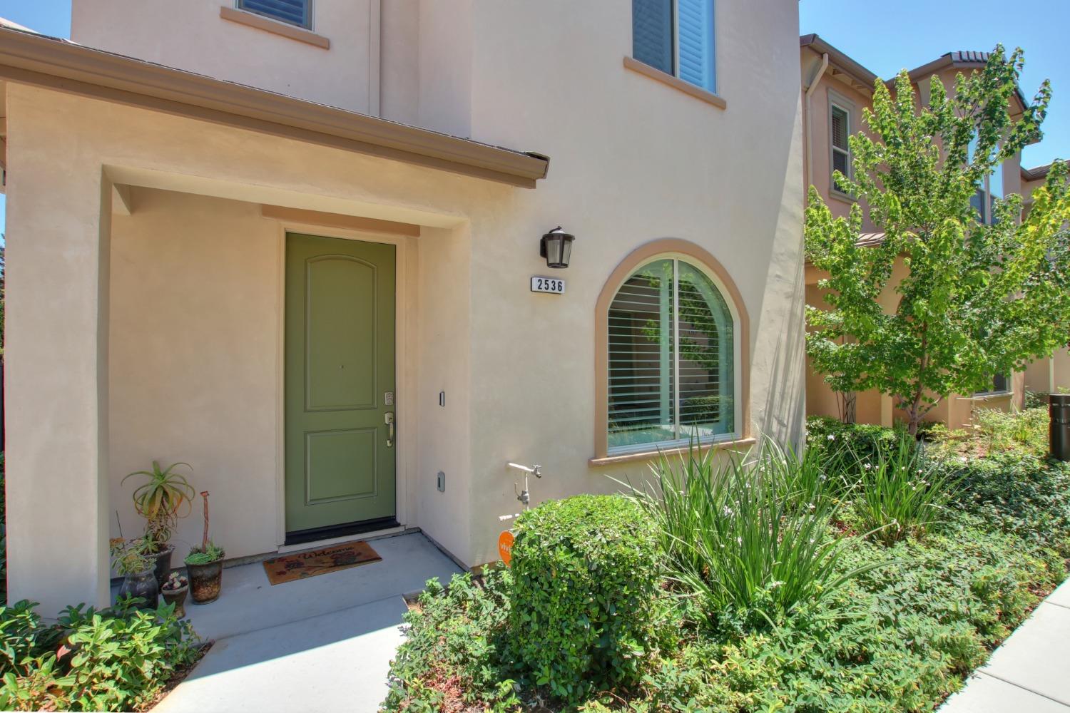 2536 Villa Terrace Lane