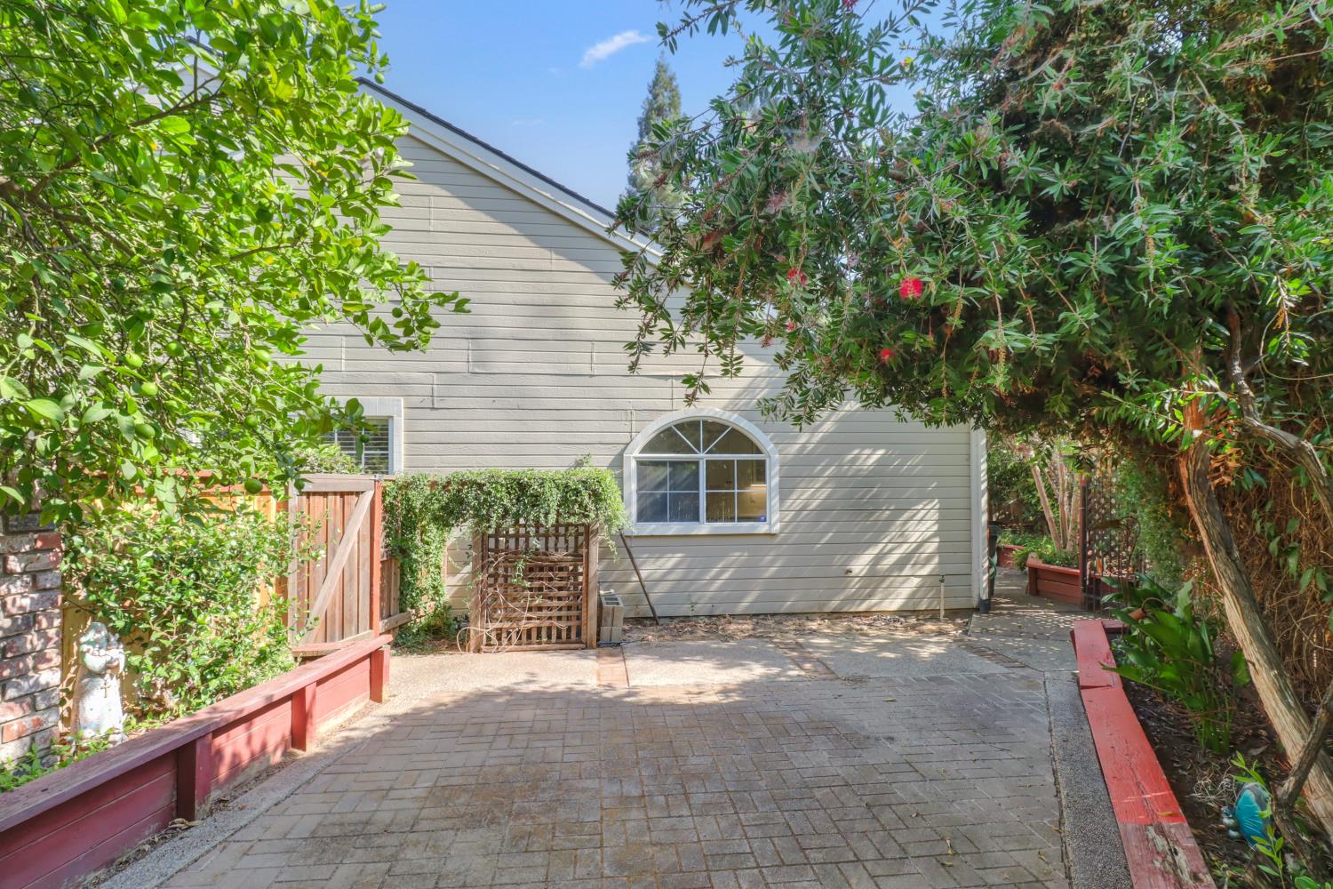 109 River Chase Circle