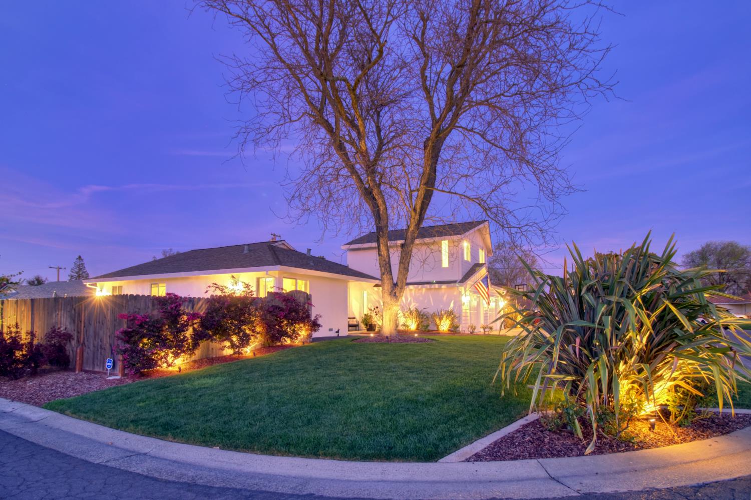 4401 Clytie Way