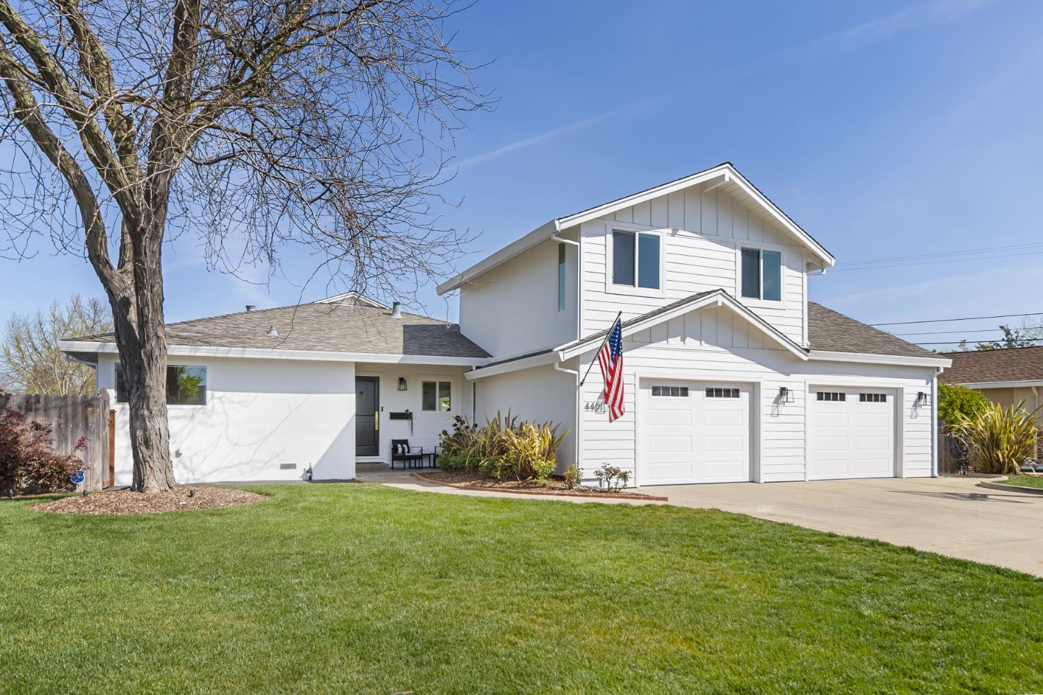4401 Clytie Way