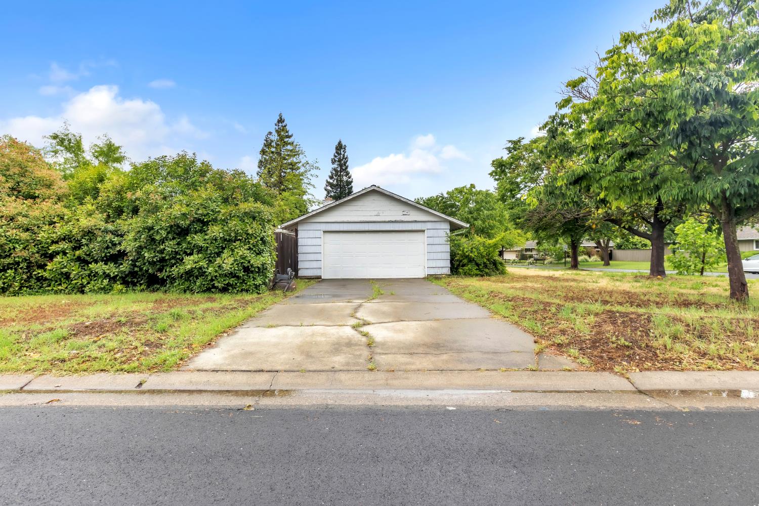 1260 El Sur Way