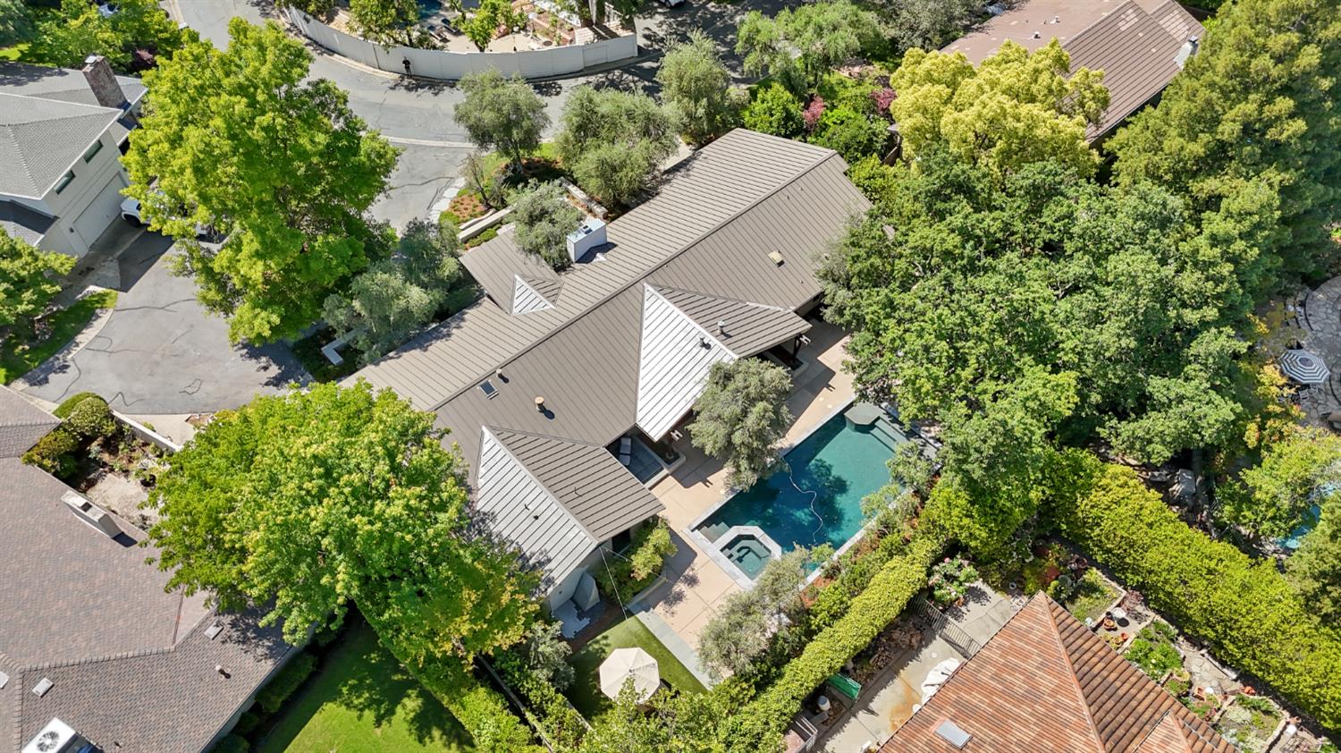 640 Lake Wilhaggin Drive