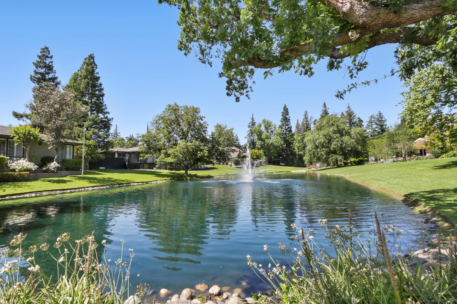 640 Lake Wilhaggin Drive