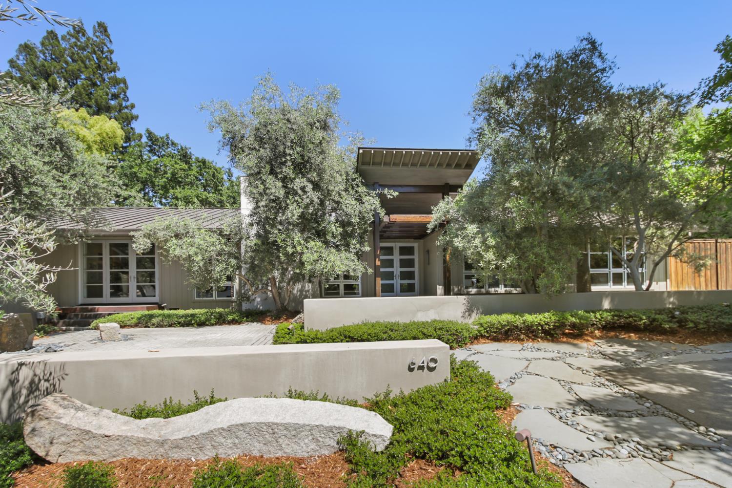 640 Lake Wilhaggin Drive