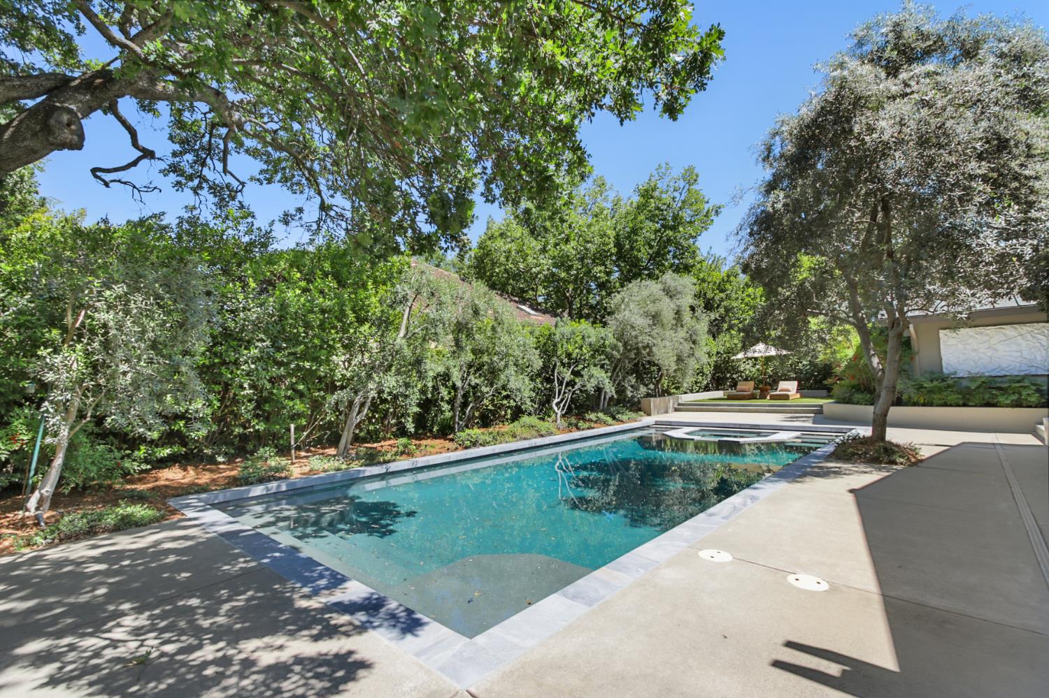 640 Lake Wilhaggin Drive