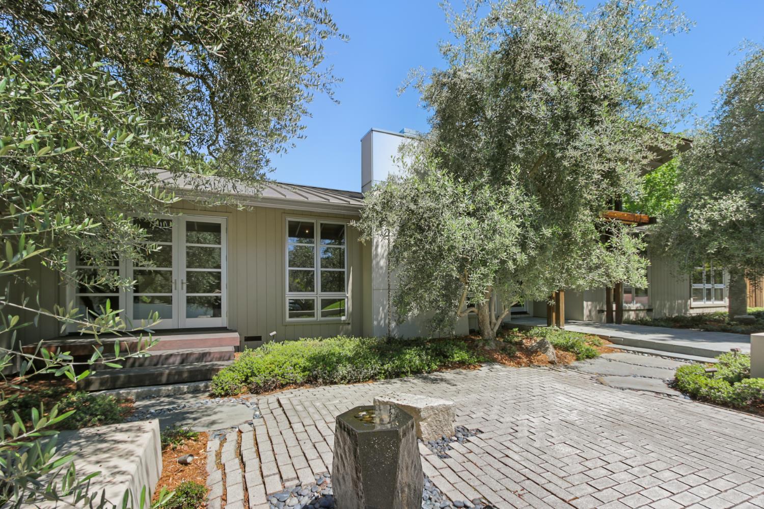 640 Lake Wilhaggin Drive