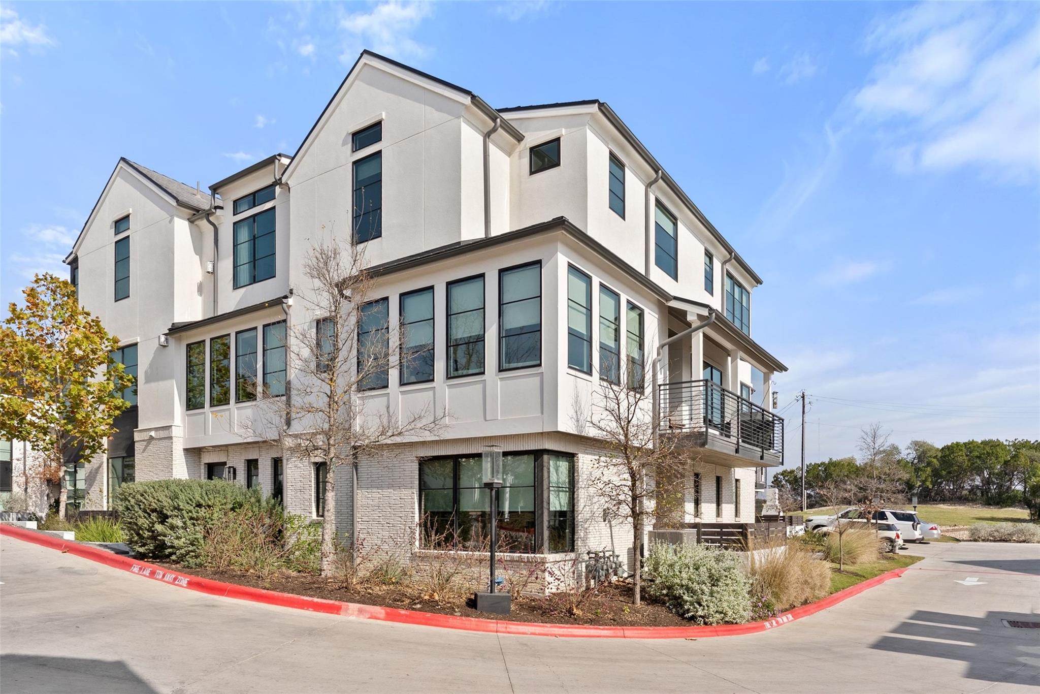 700 Ariana CT