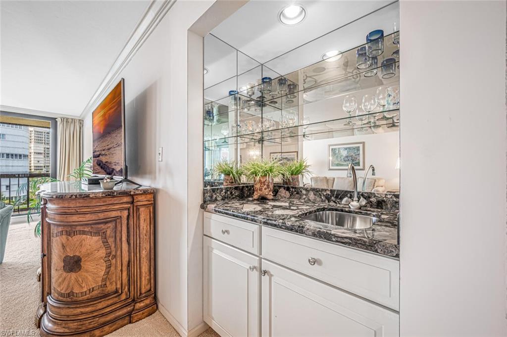 4551 Gulf Shore BLVD N # 605