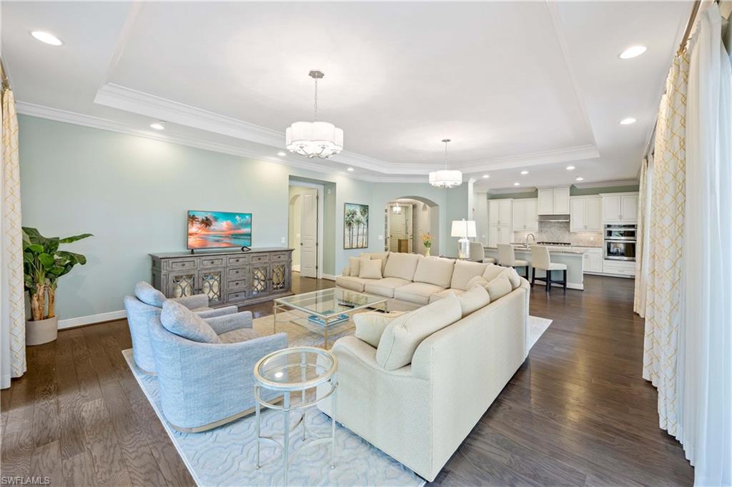 2745 Tiburon BLVD E 102