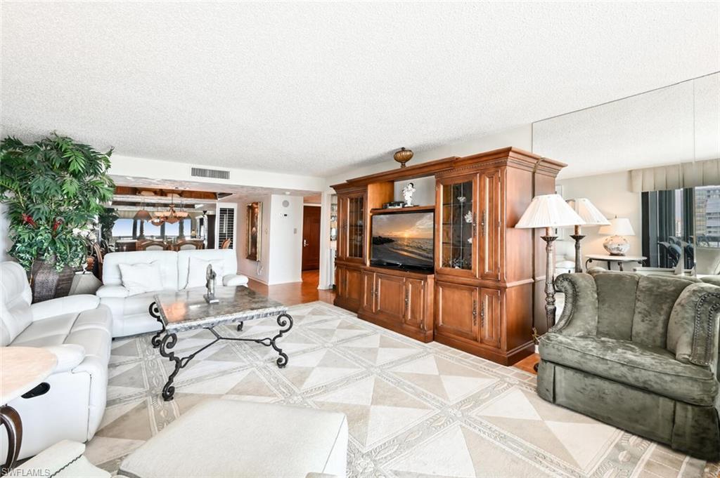 4551 Gulf Shore BLVD N # 1001