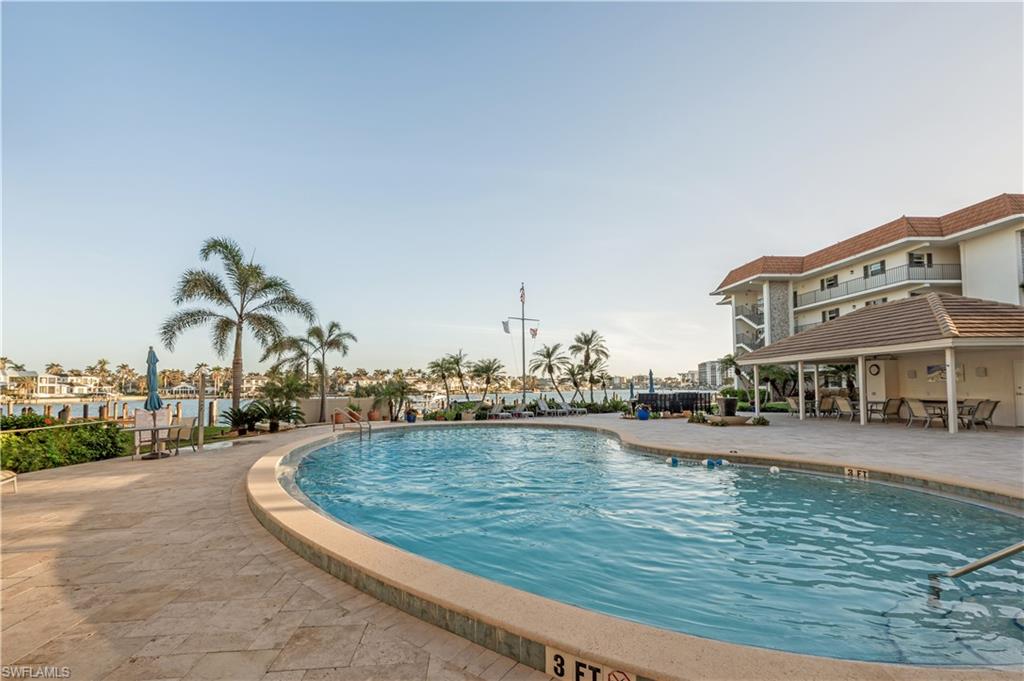 222 Harbour DR # 114, NAPLES Unit: 114