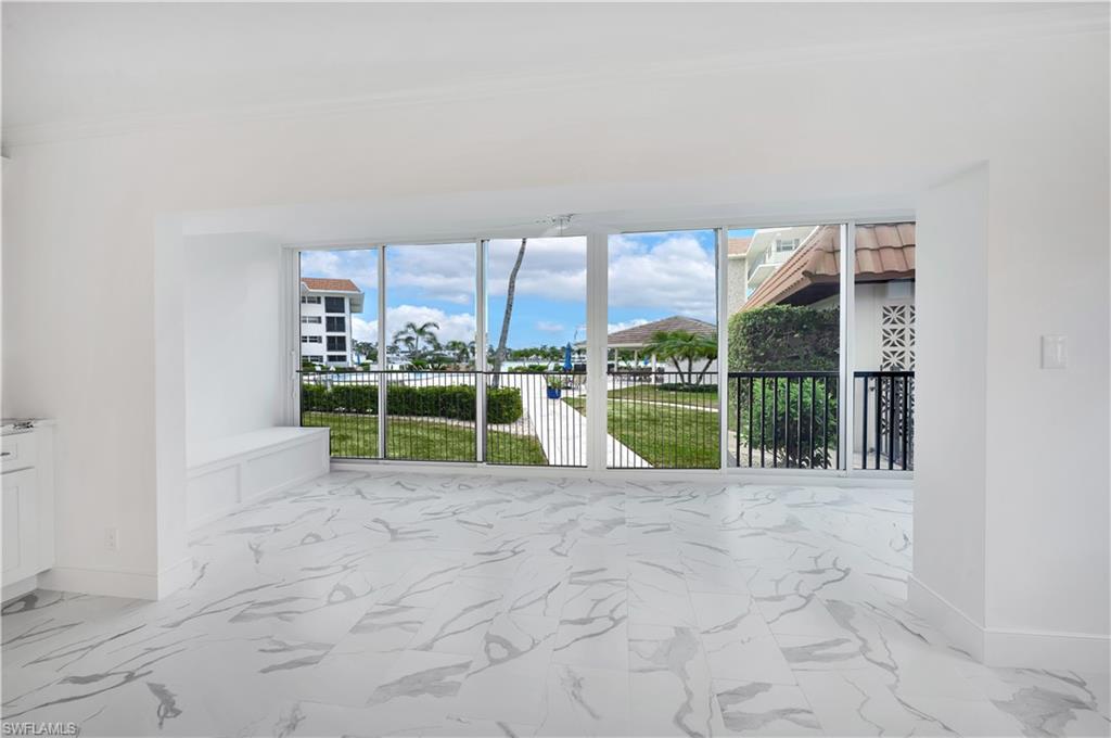 222 Harbour DR # 114, NAPLES Unit: 114