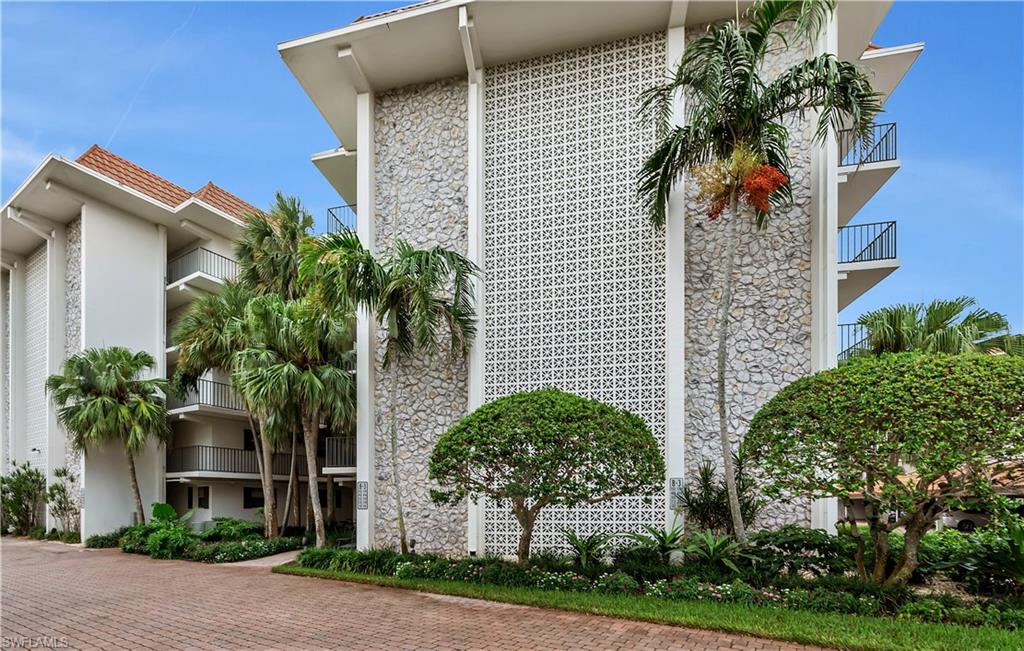 222 Harbour DR # 114, NAPLES Unit: 114