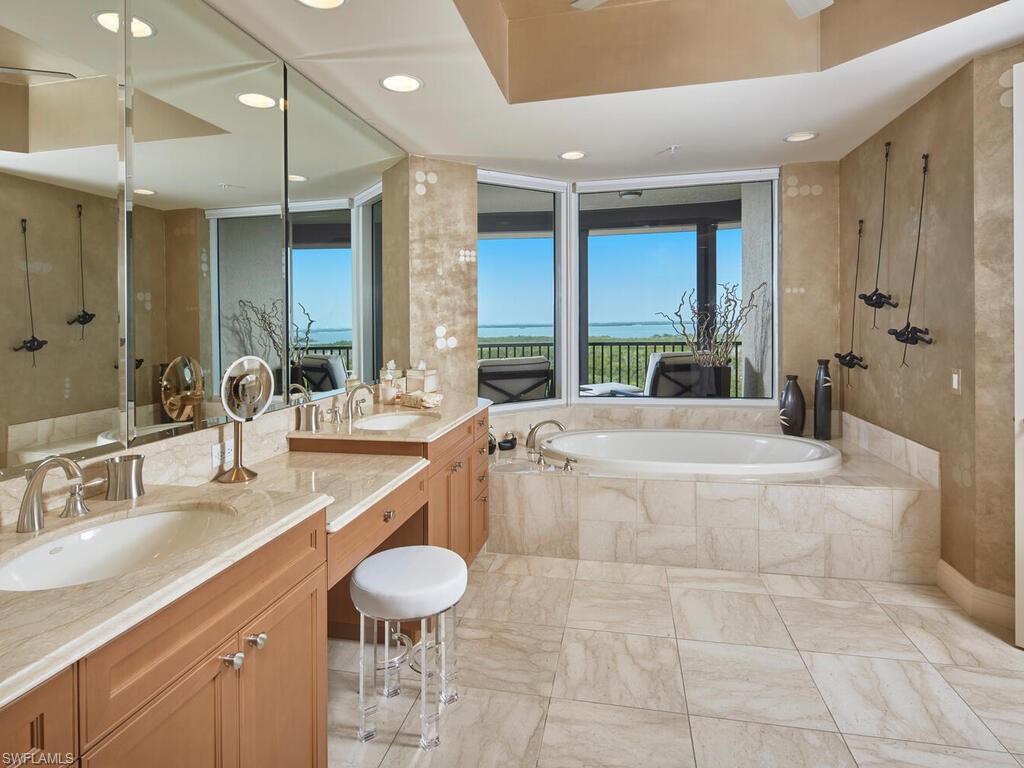 23750 Via Trevi WAY # 901