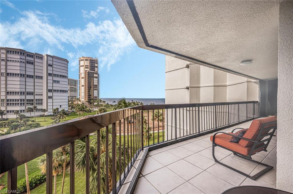 4551 Gulf Shore BLVD N # 605