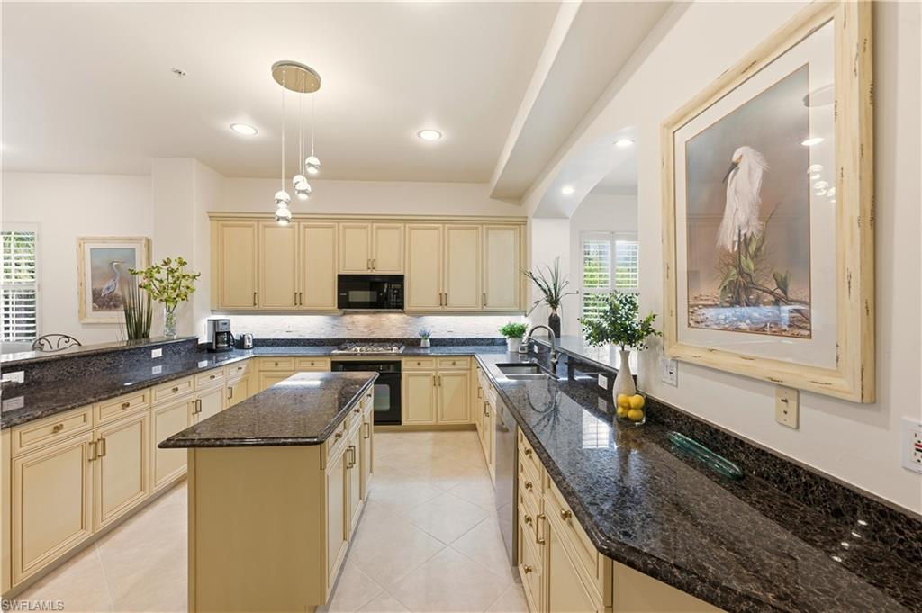 2843 Tiburon BLVD E # 102 Unit: 7-102