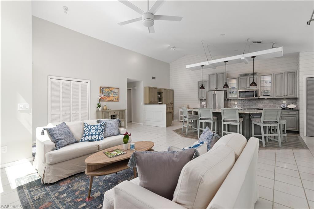 141 Bristol LN # 21, NAPLES Unit: C-21