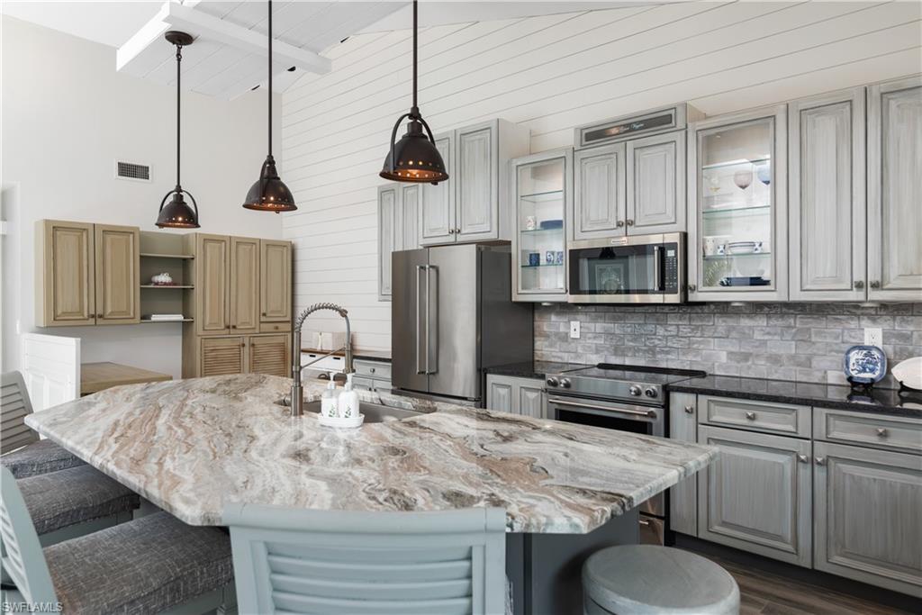 141 Bristol LN # 21, NAPLES Unit: C-21