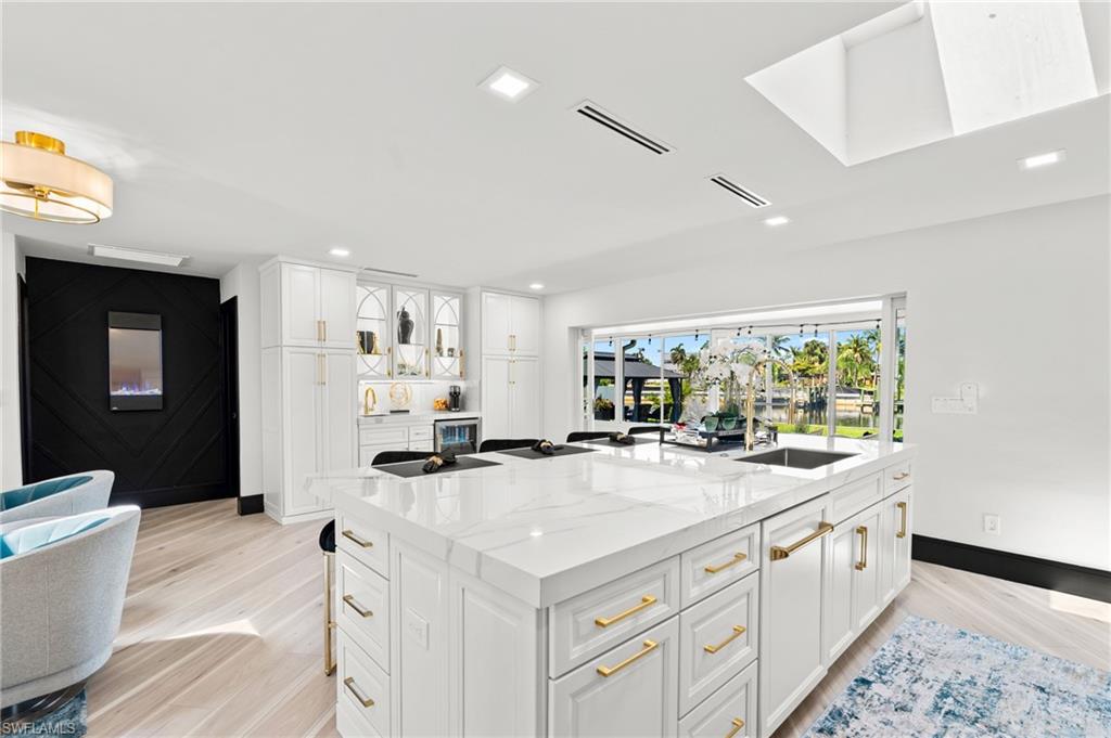 6212 Cocos DR