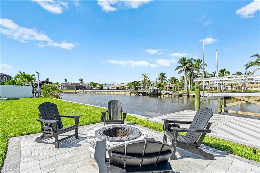 6212 Cocos DR