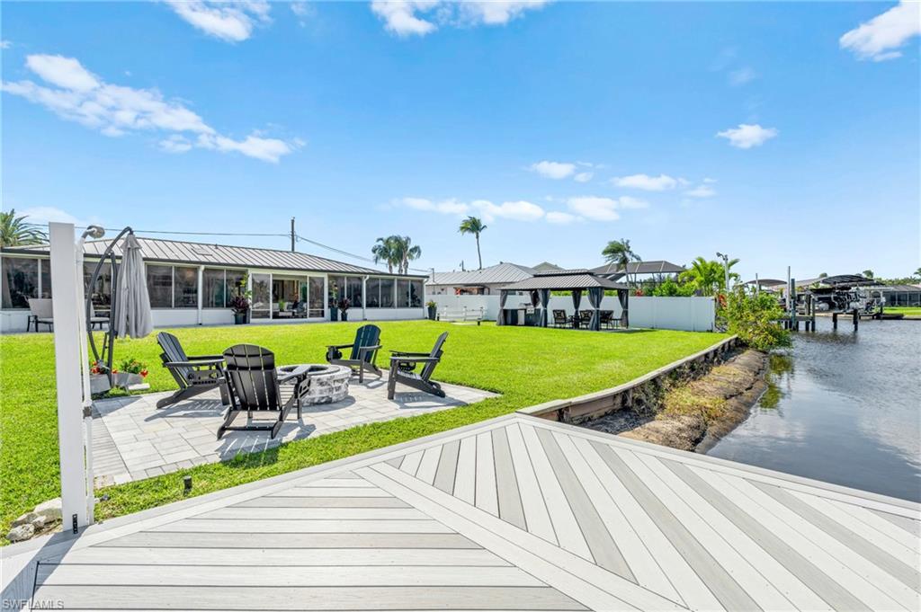 6212 Cocos DR