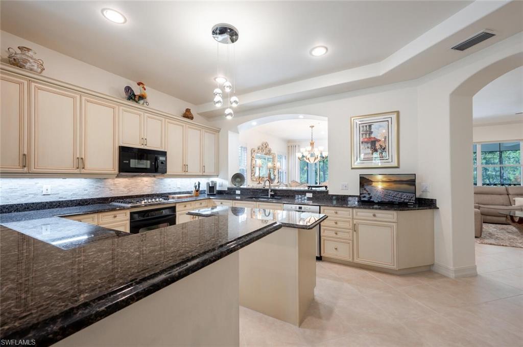 2843 Tiburon BLVD E # 102 Unit: 7-102