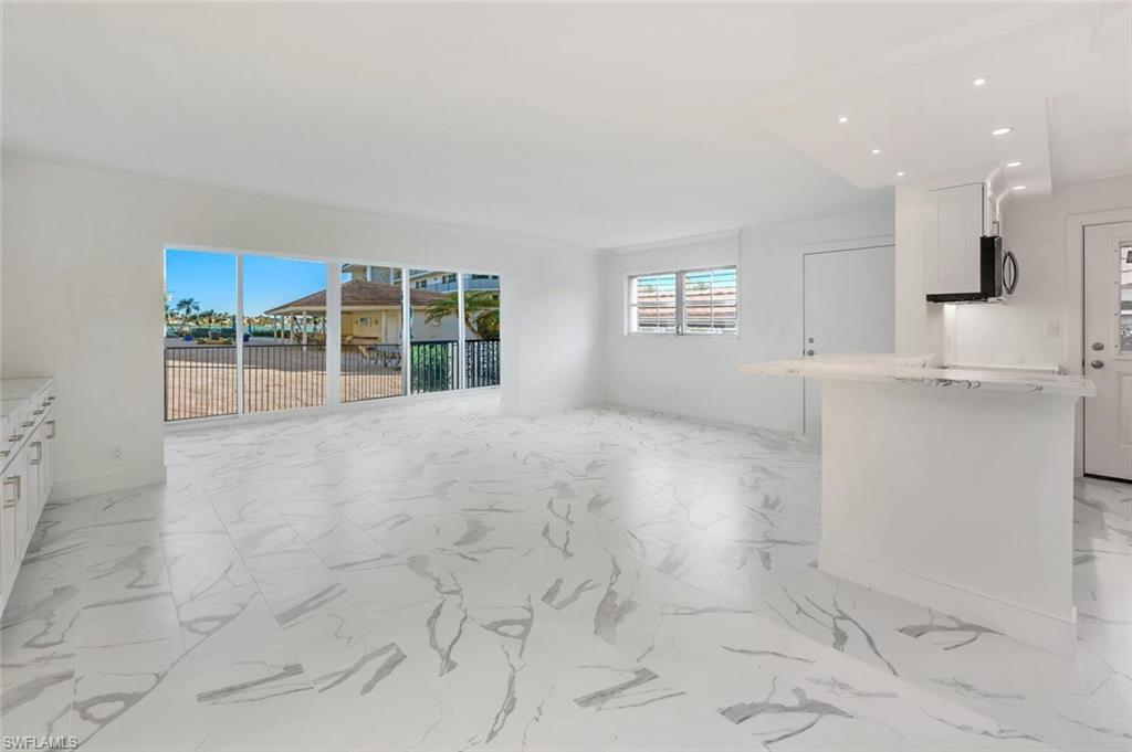 222 Harbour DR # 114