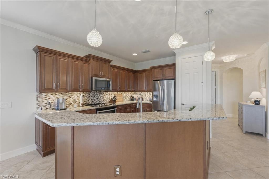 12049 Covent Garden CT 2001