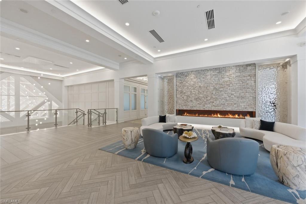 12049 Covent Garden CT 2001