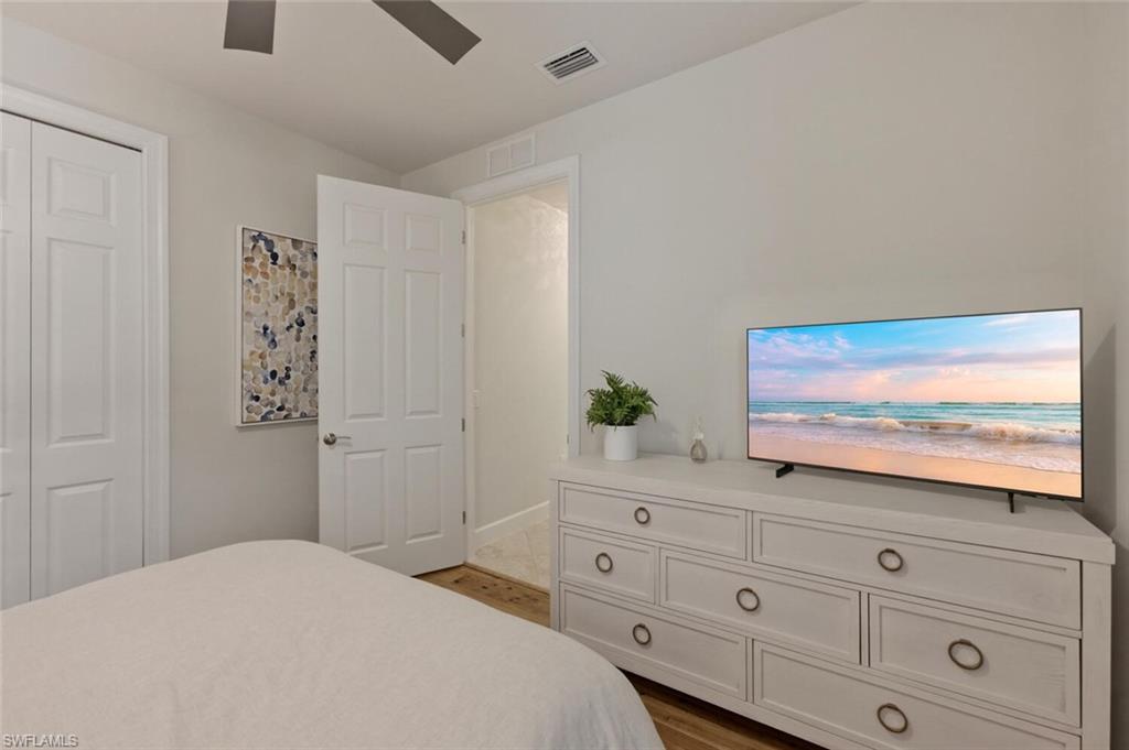 12049 Covent Garden CT 2001