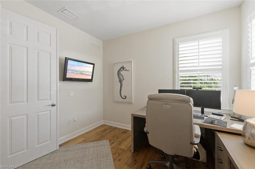 12049 Covent Garden CT 2001