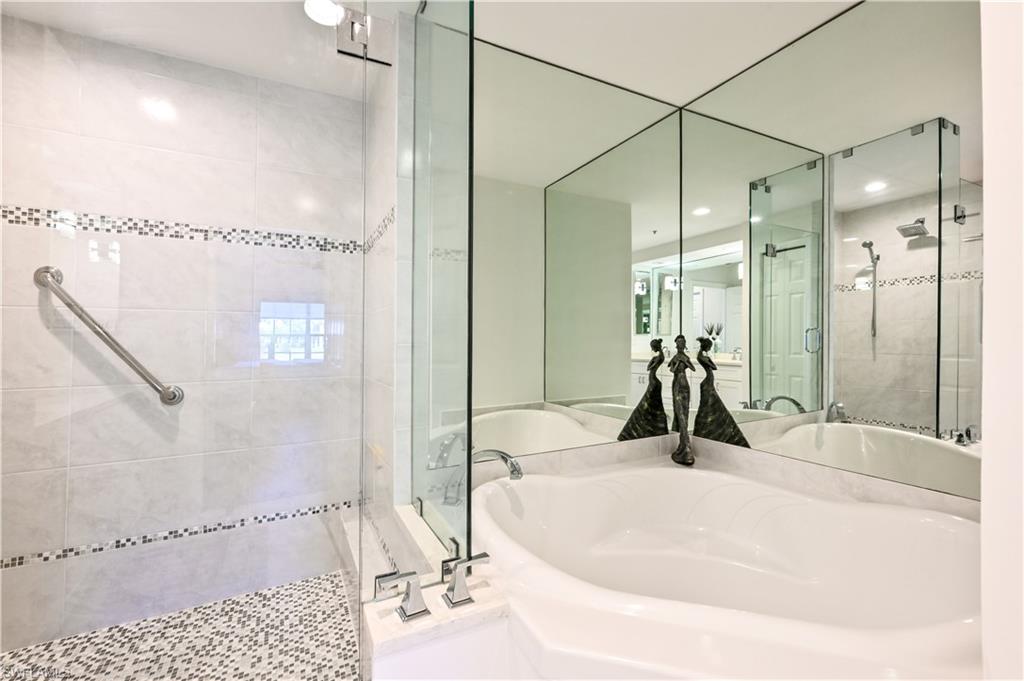 1054 Egrets Walk CIR 102