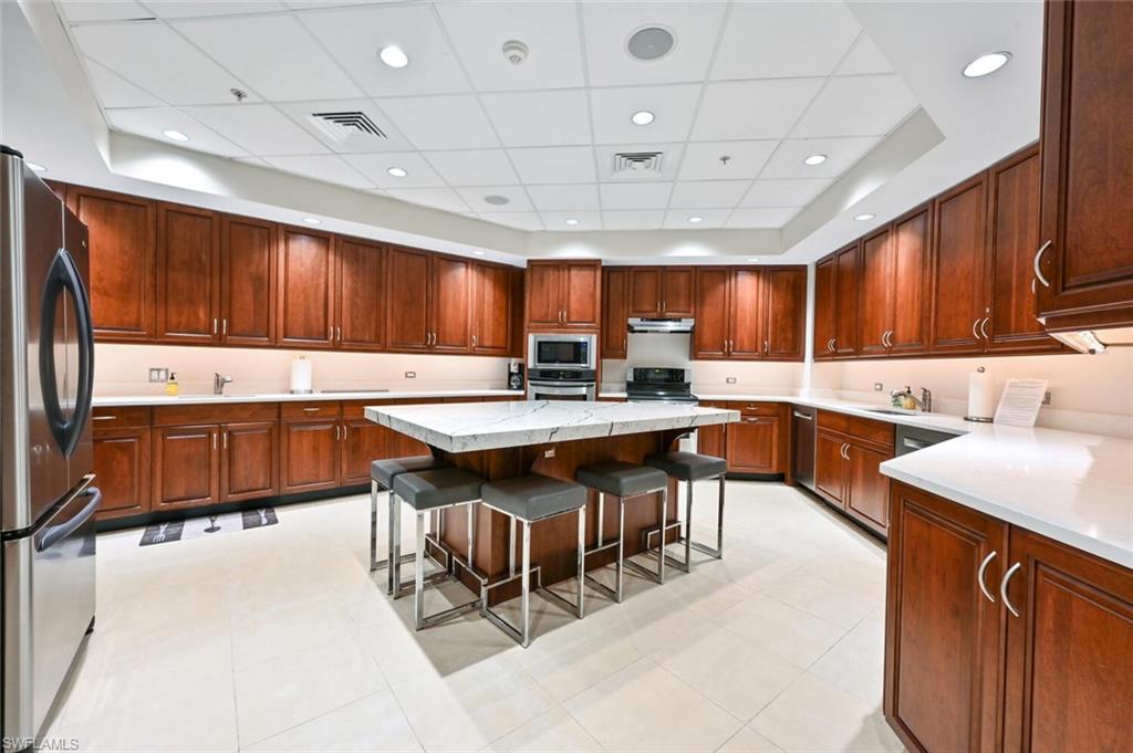 4551 Gulf Shore BLVD N 605